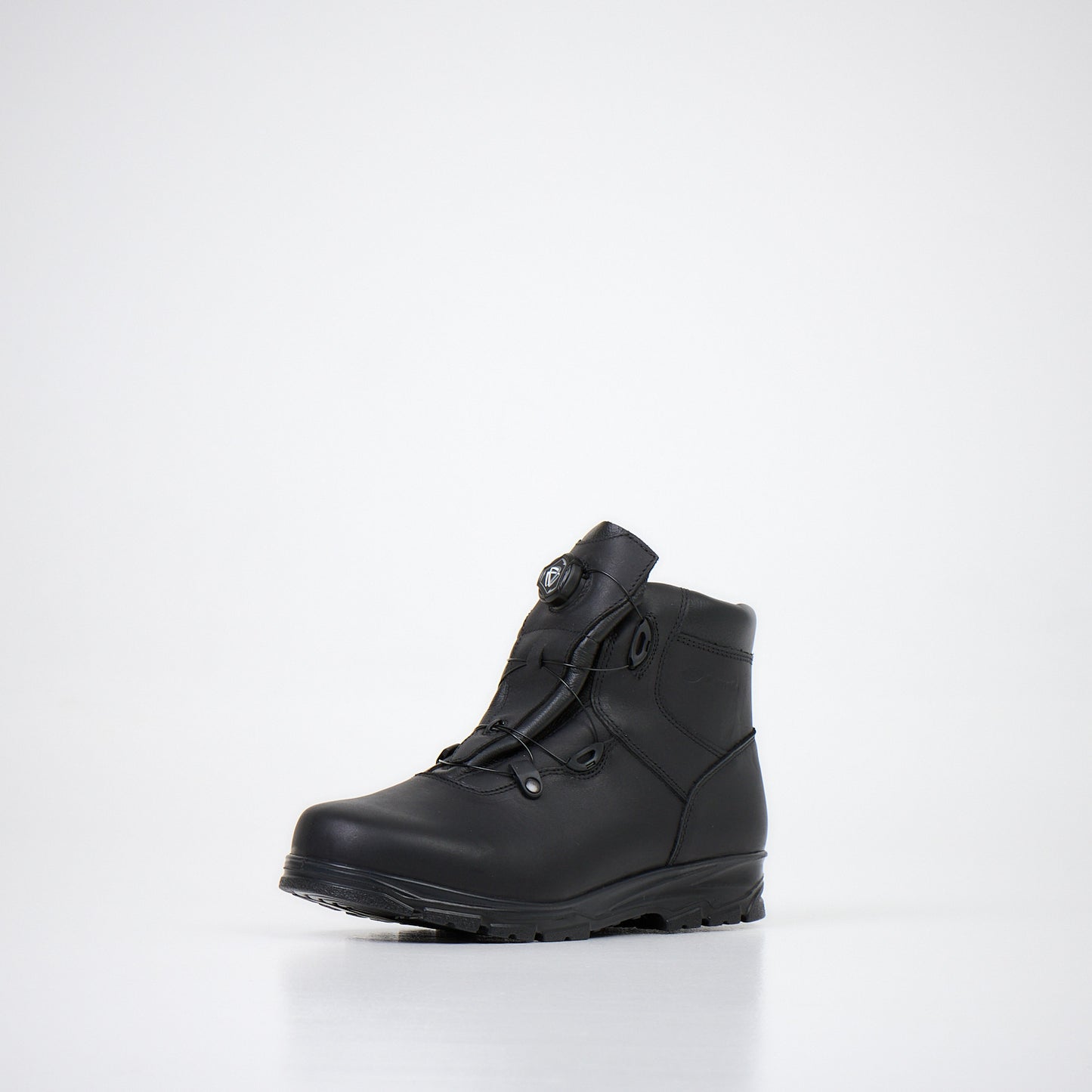 Black waterproof boots with winch fastening, brand Samelin, available in sizes 41, 42, and 43.
