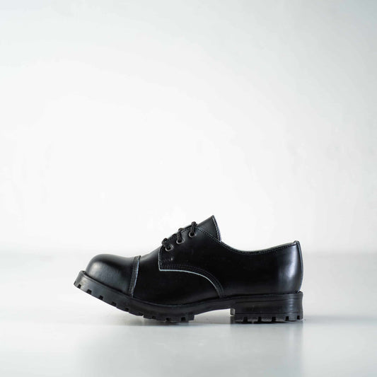 Black military-grade leather boots with anatomical insole and durable PU sole by Samelin.