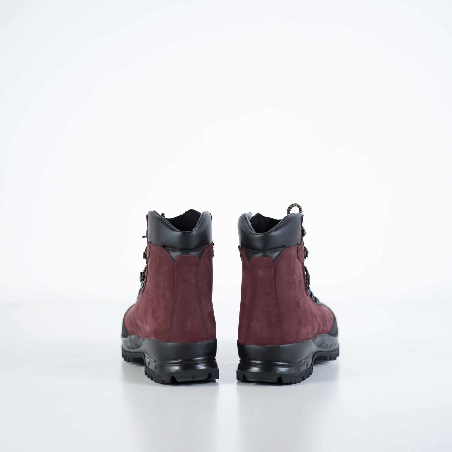 Burgundy waterproof nubuck leather hiking boots with black accents and 4-layer membrane by Samelin