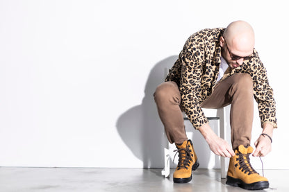 Samelin 5531 waterproof nubuck leather hiking boots in yellow, featuring breathable design and antibacterial insoles.