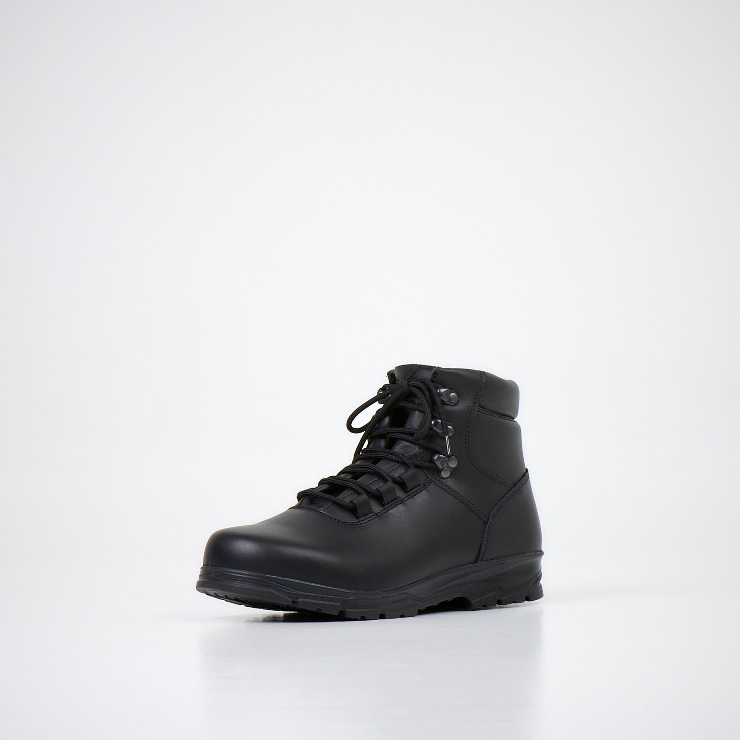 Black waterproof boots with lace-up front and sturdy sole by Samelin, available in sizes 37, 38, and 39.