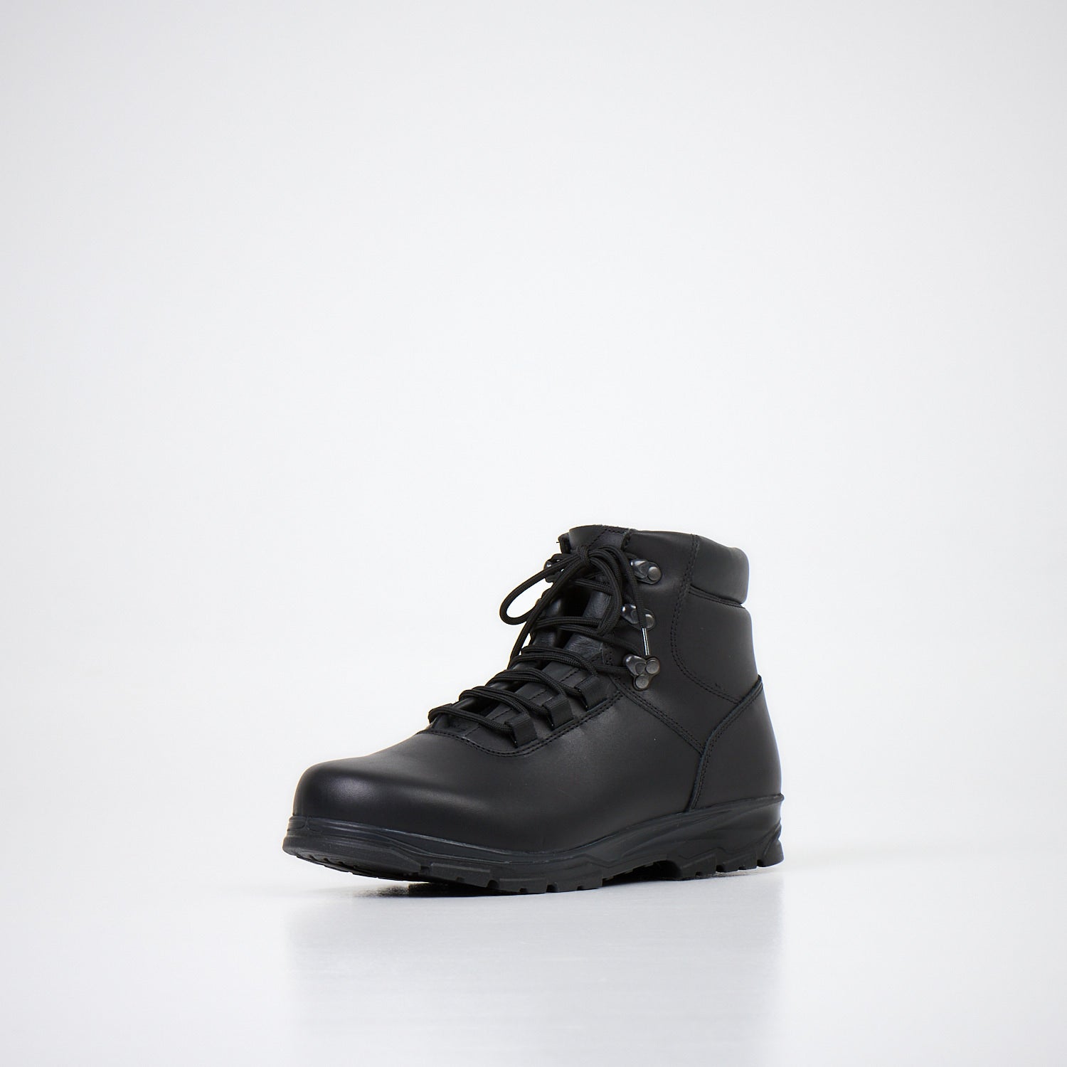 Black waterproof boots with lace-up front and sturdy sole by Samelin, available in sizes 37, 38, and 39.