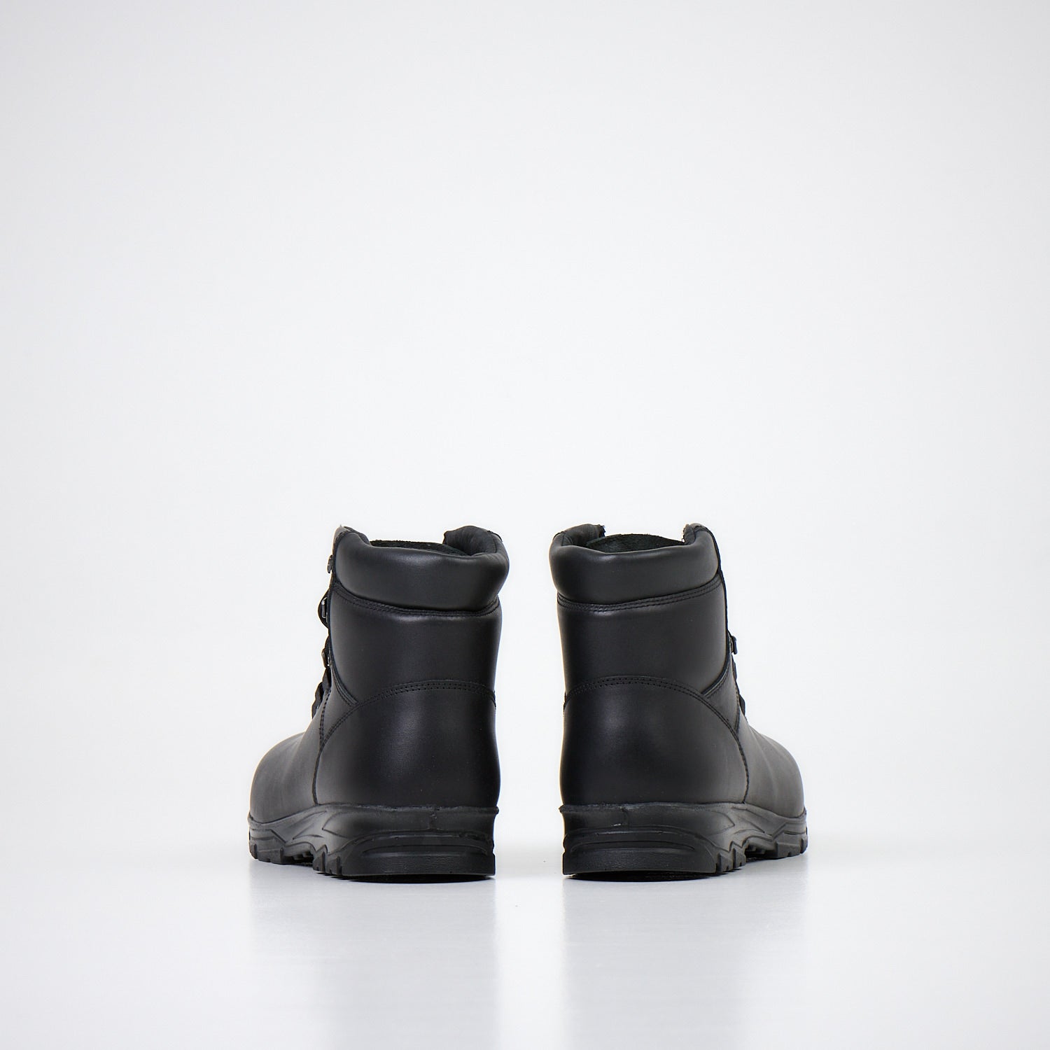 Black waterproof boots with lace-up design and cushioned ankles by Samelin, available in sizes 37, 38, and 39.
