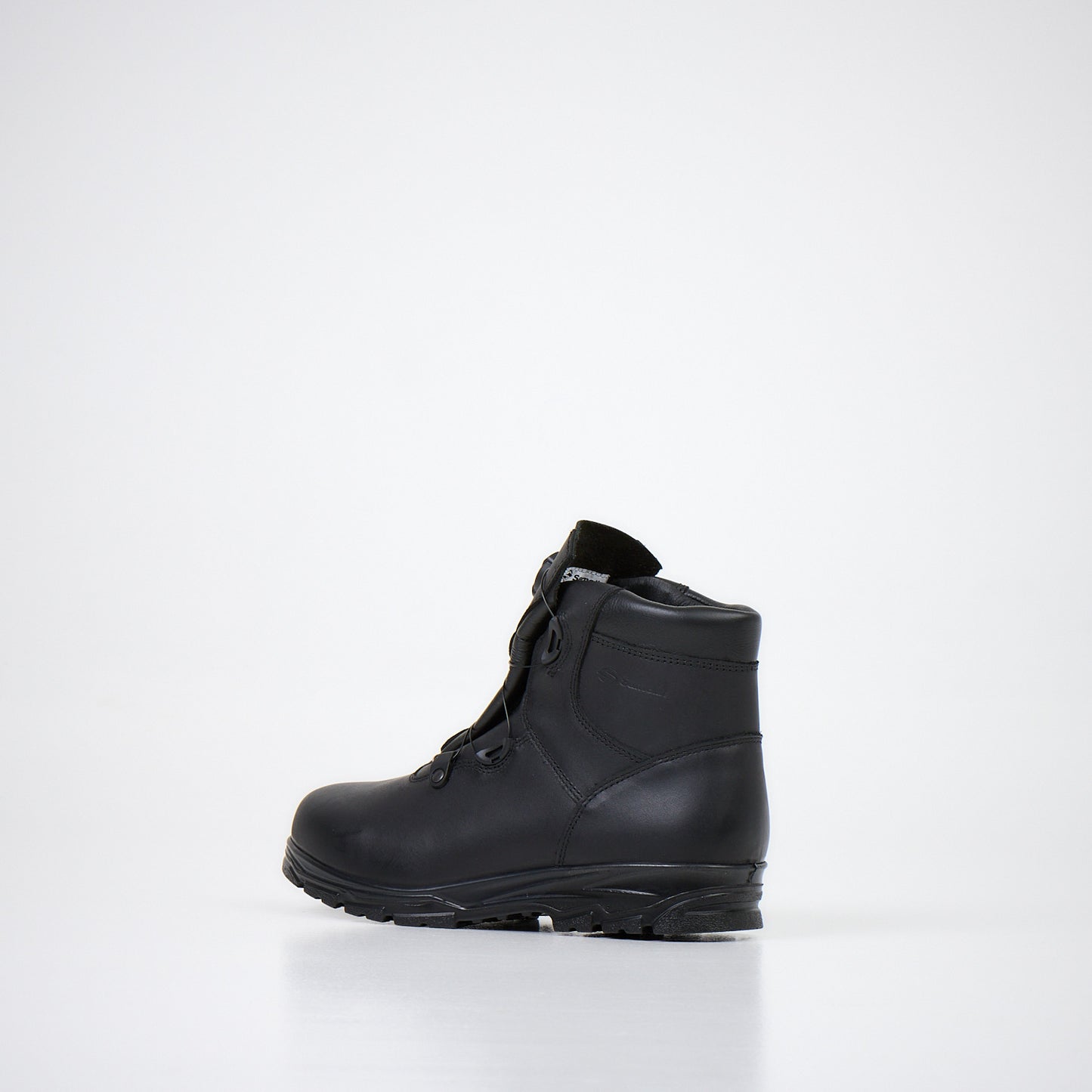 Black waterproof boots with winch fastening, available in sizes 41, 42, and 43 by Samelin.