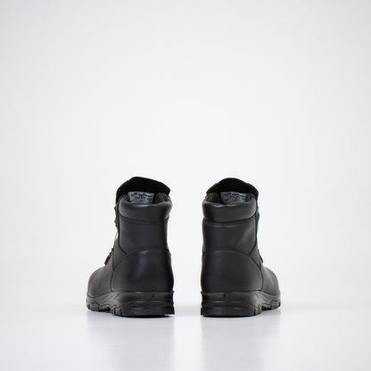 Black waterproof boots with winch fastening, available in sizes 41, 42, and 43 by Samelin.