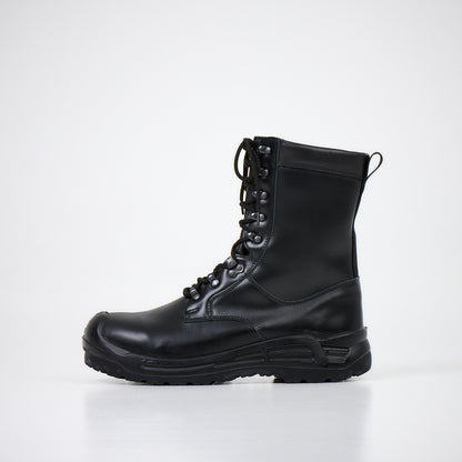 Black waterproof leather combat boots with lace-up front, military grade, suitable for winter conditions, by Samelin.