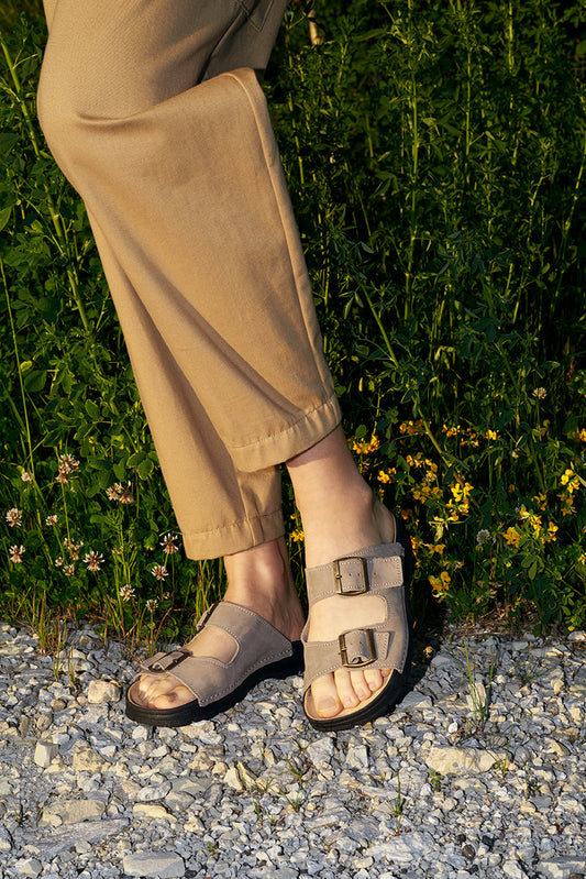 Grey adjustable nubuck leather sandals with anatomical footbed by Omaking, perfect for comfort and durability.
