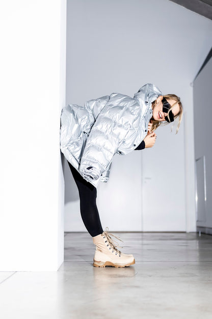 Beige waterproof nubuck leather military desert boots with zipper, featuring antibacterial insole, by Samelin.