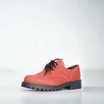 Red genuine leather military-grade boots with anatomical insole and antibacterial features by Samelin.