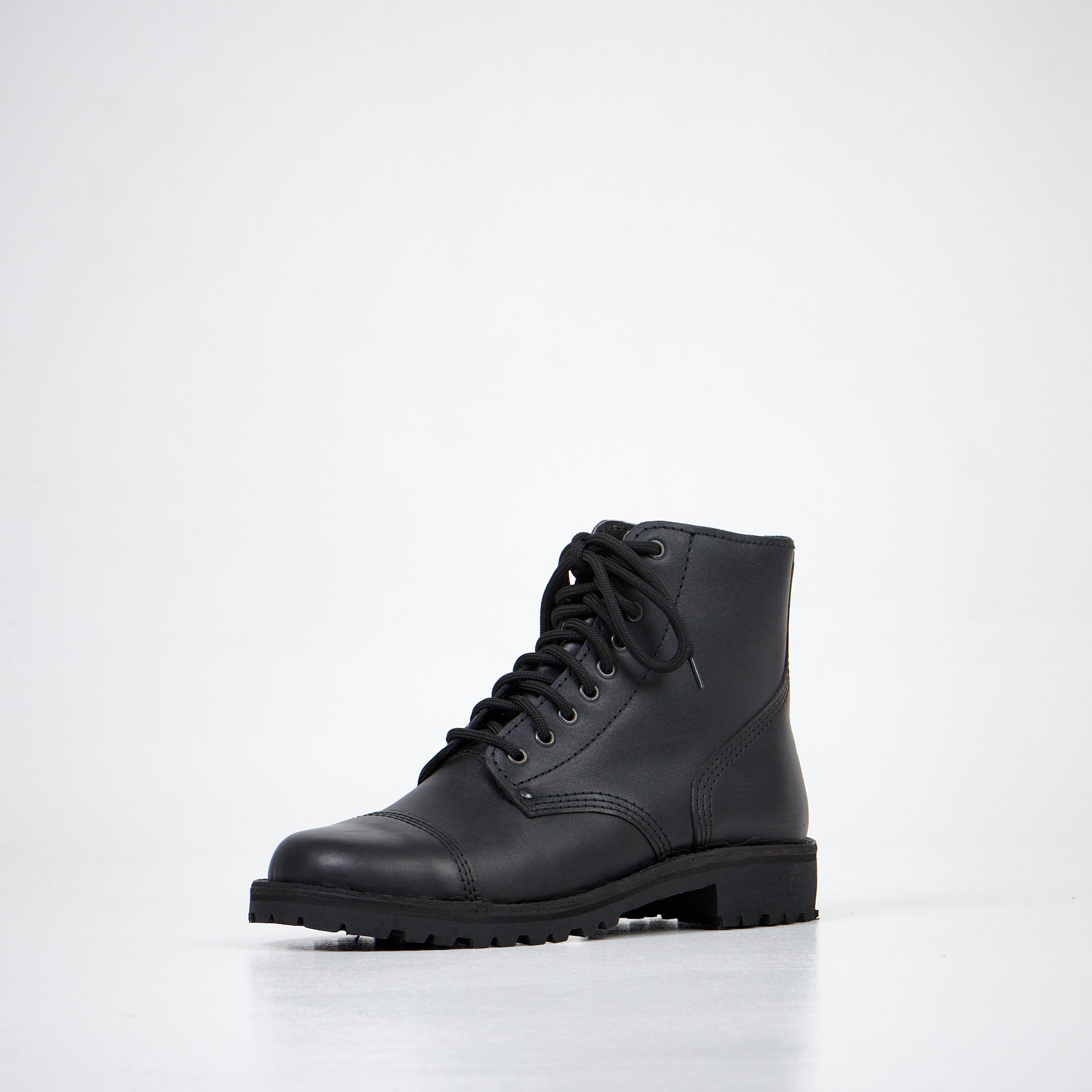 Black leather ankle boots with laces, rugged sole, available in sizes 40, 41, and 42 from AIPI.