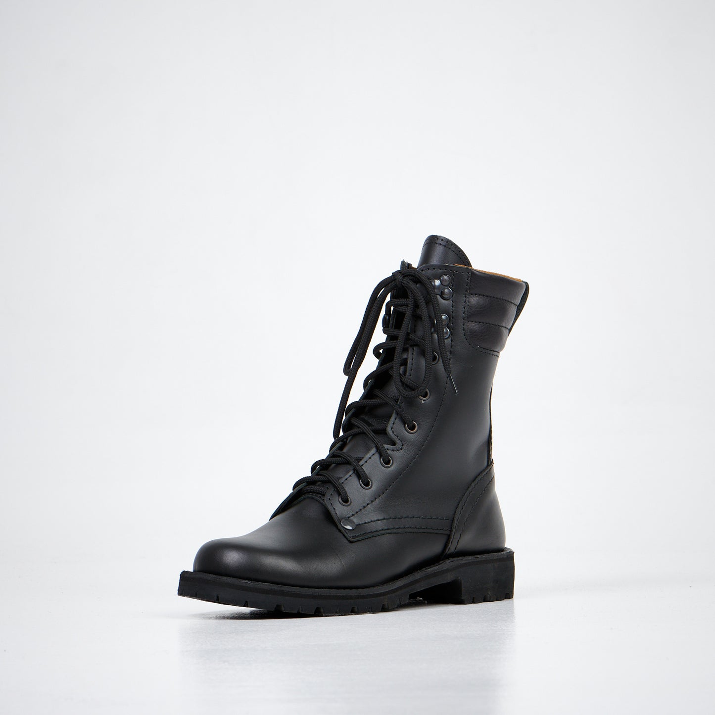 Black leather lace-up boots with padded collar and durable sole, available in sizes 40, 41, and 45 by aipi.