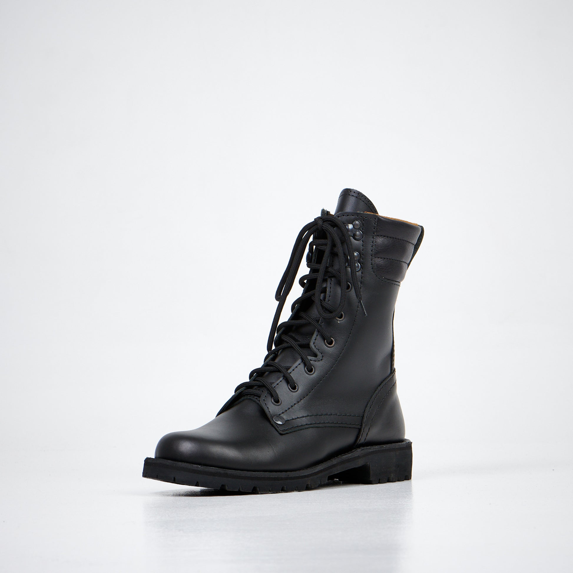 Black leather lace-up boots with padded collar and durable sole, available in sizes 40, 41, and 45 by aipi.