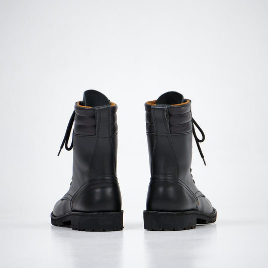 Black leather ankle boots with laces, featuring a rugged sole, by aipi, available in sizes 40, 41, and 45.
