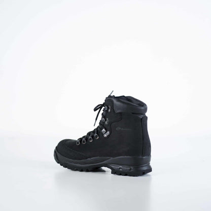 Waterproof black Nubuck leather hiking boots with Vibram sole, featuring antibacterial insole, by Samelin.