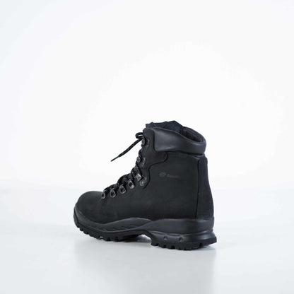 Waterproof black hiking boots with Vibram sole, military grade, featuring antibacterial insole, by Samelin.