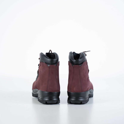 Waterproof burgundy hiking boots made of nubuck leather with a durable black sole, by Samelin.
