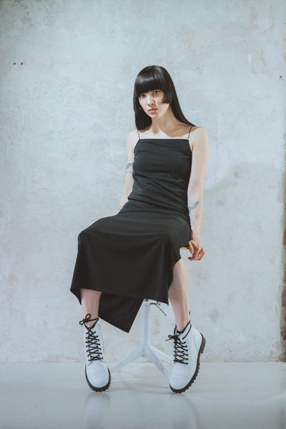 White water-repellent leather ankle boots with lace-up design and antibacterial insole by Samelin.