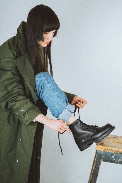 Black water-repellent leather ankle boots with lace-up and anatomical insole by Samelin
