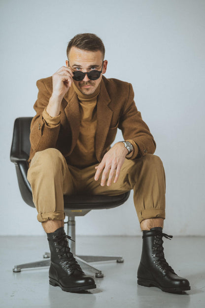 Black full-grain leather M77 Norwegian combat boots with lace-up design and durable sole by Samelin.