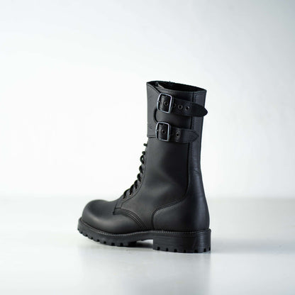 Black water-repellent leather military boots with buckles, anatomical insole, by Samelin.