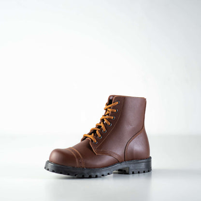 Brown water-repellent leather aviator boots with laces and antibacterial insole by Samelin.