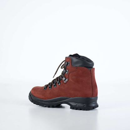Waterproof nubuck leather hiking boots in red with Vibram sole, by Samelin, featuring antibacterial insole.
