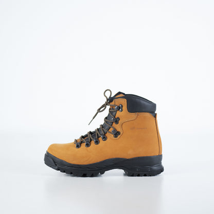 Brown nubuck leather hiking boots with waterproof design and antibacterial insole by Samelin.