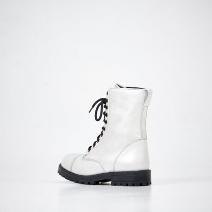 White leather military boots with water-repellent PU sole and lace-up design by Samelin.