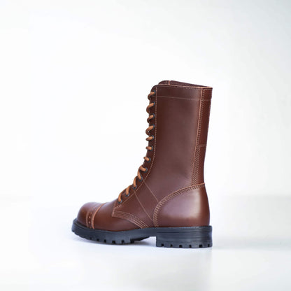 Brown water-repellent leather aviator boots with military style and direct injection sole by Samelin.