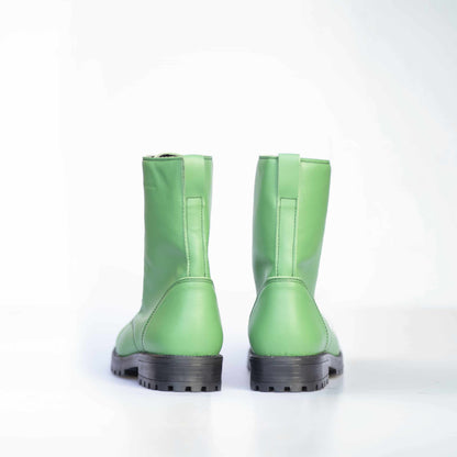 Green leather unisex military-grade boots with anatomical insole, antibacterial features, by Samelin.